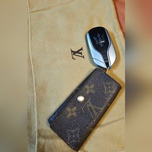 Authentic Louis Vuitton keyholder.